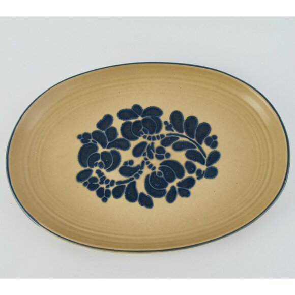 Vintage Pfaltzgraff FOLK ART 14” Oval Platter (USA Castle Mark) - Picture 1 of 7